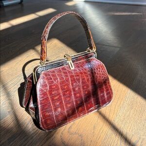 Vintage bellestone alligator top handle purse